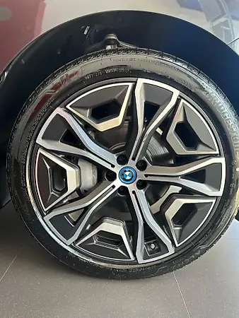 BMW Ix - Imagem 4