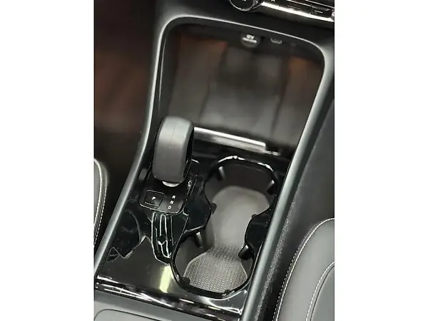 Volvo XC40 Recharge - Imagem 9