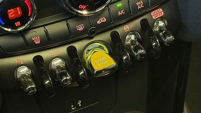 Mini Cooper SE - Imagem 14