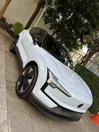 Volvo EX30 - Imagem 1