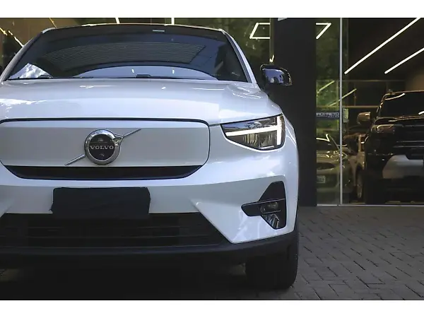 Volvo C40 Recharge - Imagem 1