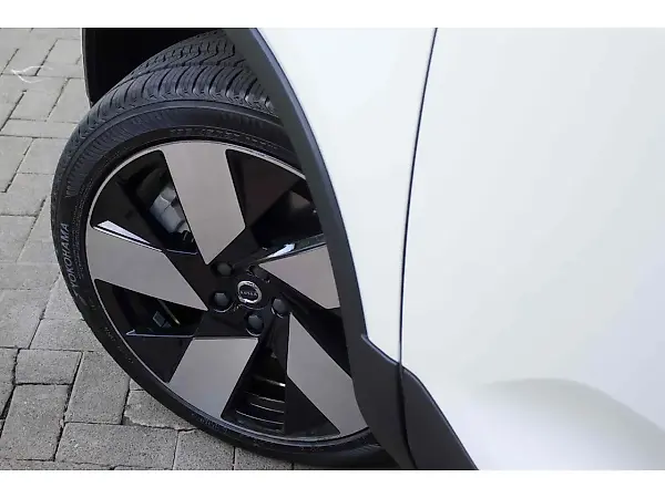 Volvo C40 Recharge - Imagem 9