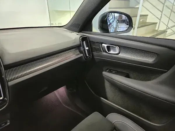 Volvo XC40 Recharge - Imagem 18