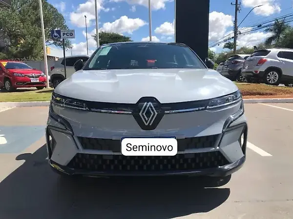 Renault Megane E-tech Electric - Imagem 2