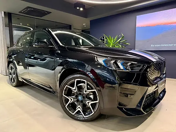 BMW IX2 - Imagem 1
