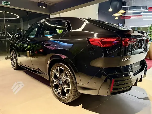 BMW IX2 - Imagem 5