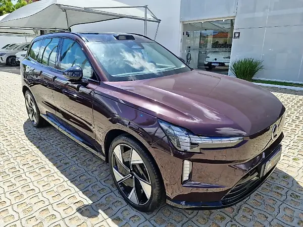 Volvo Ex90 - Imagem 1