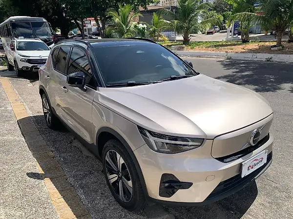Volvo XC40 Recharge - Imagem 1