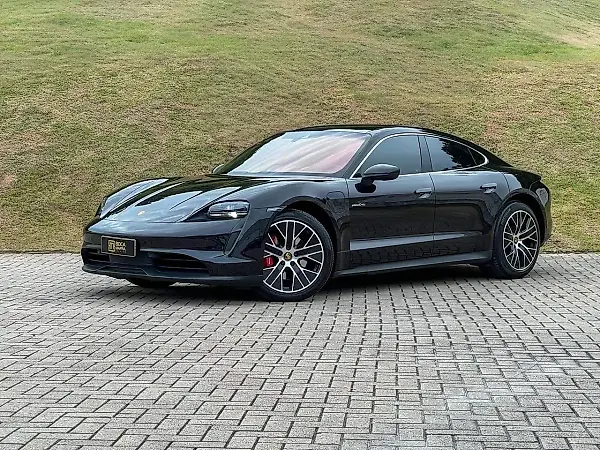 Porsche Taycan - Imagem 1