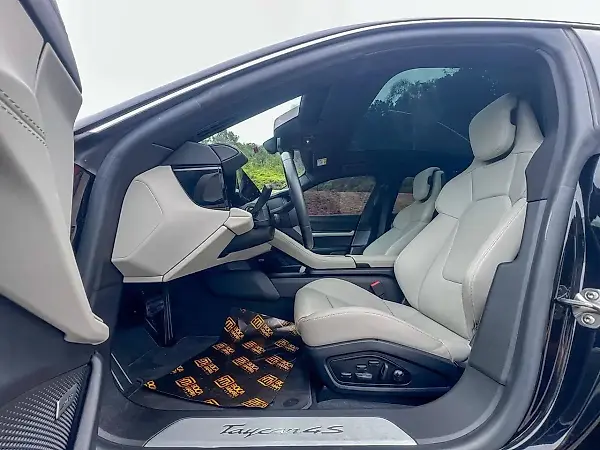 Porsche Taycan - Imagem 7
