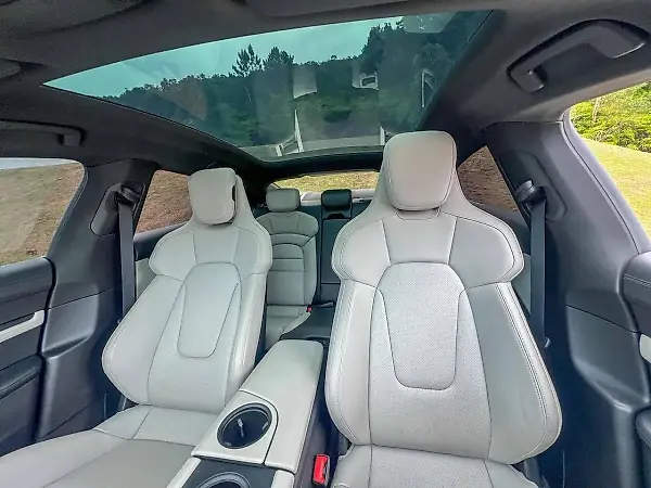 Porsche Taycan - Imagem 8