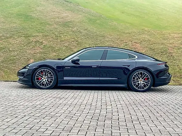 Porsche Taycan - Imagem 14
