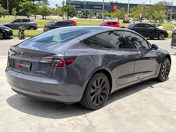 Tesla Model 3 - Imagem 6