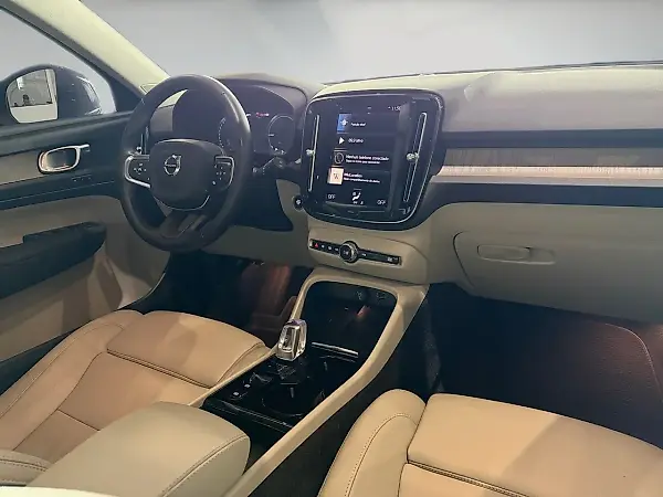 Volvo XC40 Recharge Plug-in Hybrid - Imagem 14