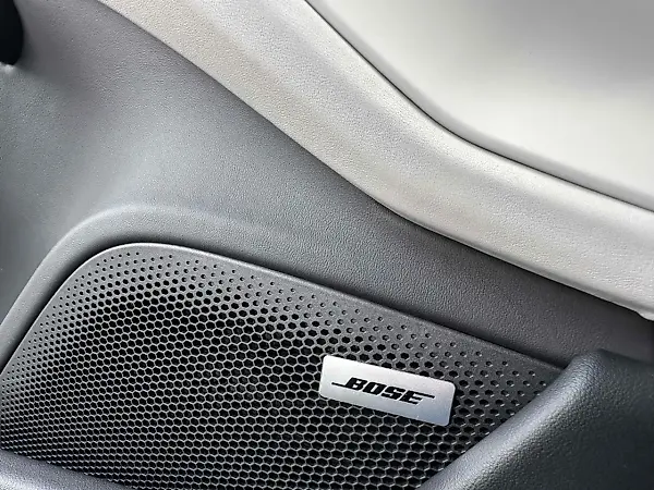 Porsche Taycan - Imagem 8