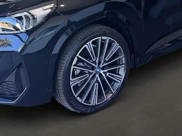 BMW IX1 - Imagem 6