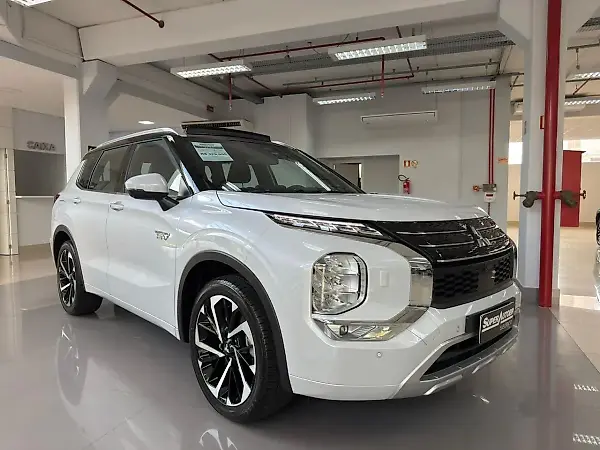 Mitsubishi Outlander Plug-in Hybrid - Imagem 1