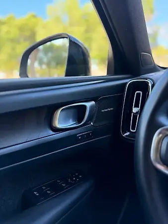 Volvo XC40 Recharge - Imagem 3