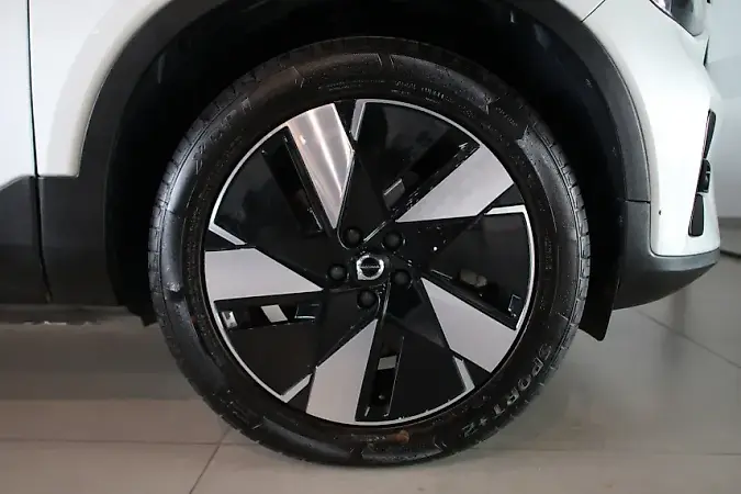 Volvo XC40 Recharge - Imagem 4