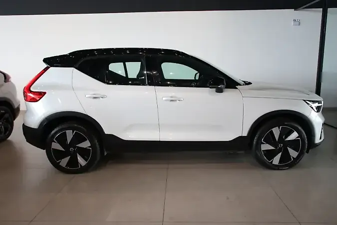 Volvo XC40 Recharge - Imagem 8