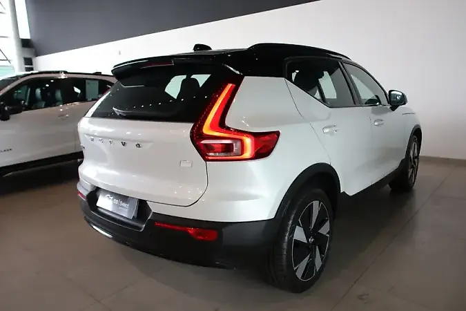 Volvo XC40 Recharge - Imagem 9