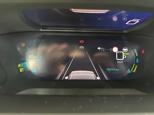 Peugeot E-2008 - Imagem 10