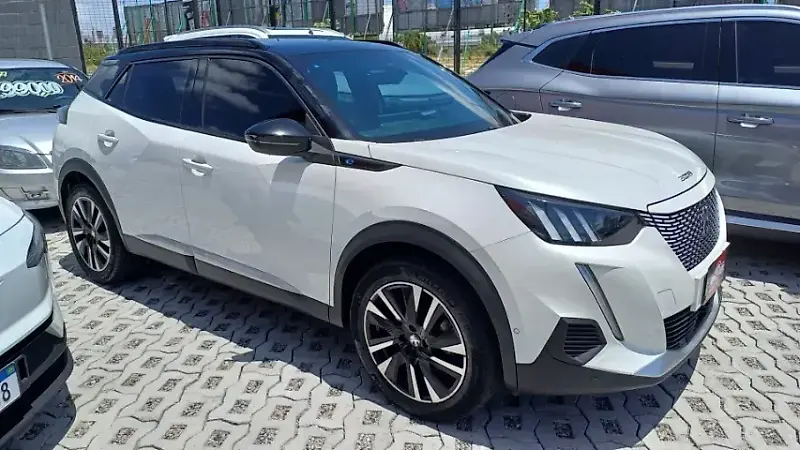 Peugeot E-2008 - Imagem 10