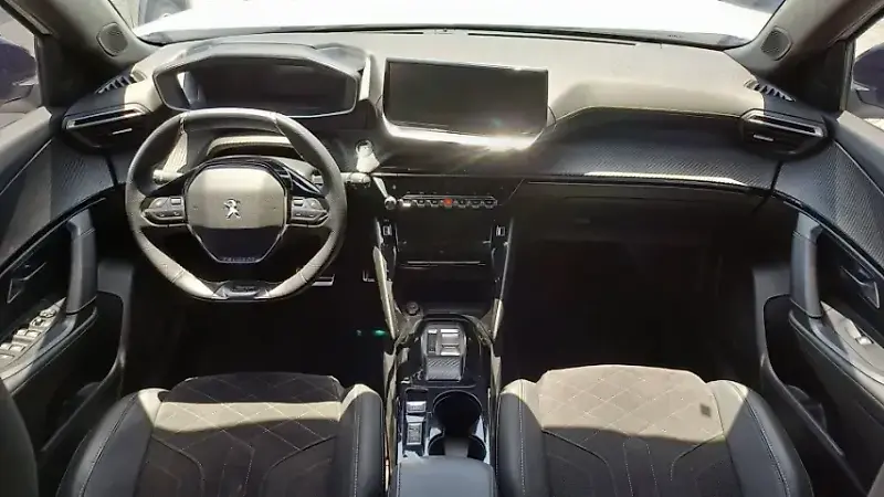 Peugeot E-2008 - Imagem 13