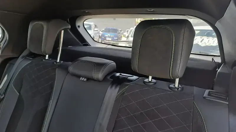 Peugeot E-2008 - Imagem 18