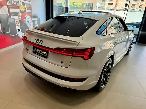 Audi E-tron S Sportback - Imagem 8