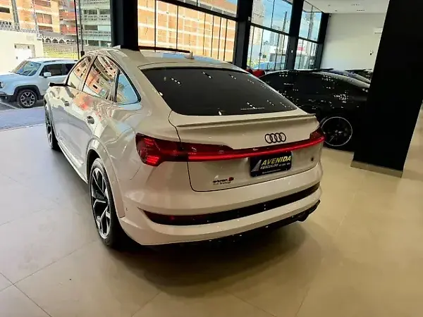 Audi E-tron S Sportback - Imagem 10