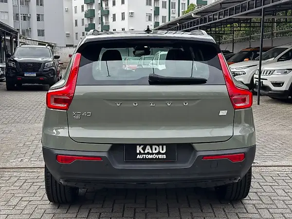 Volvo XC40 Recharge - Imagem 7