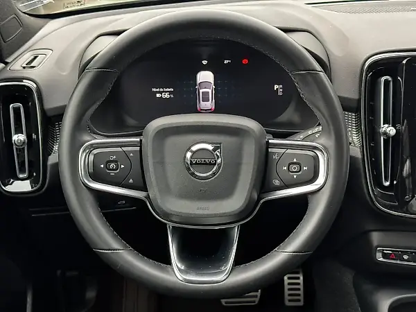 Volvo XC40 Recharge - Imagem 14
