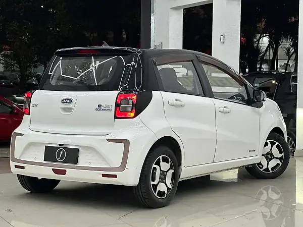 JAC E-JS1 - Imagem 4