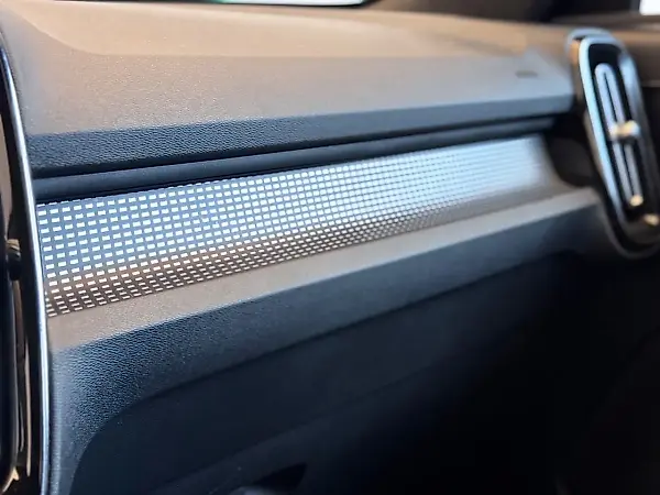 Volvo XC40 Recharge - Imagem 13