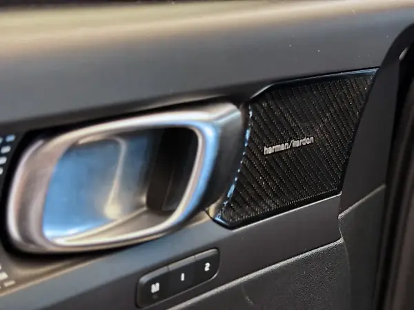 Volvo XC40 Recharge - Imagem 14