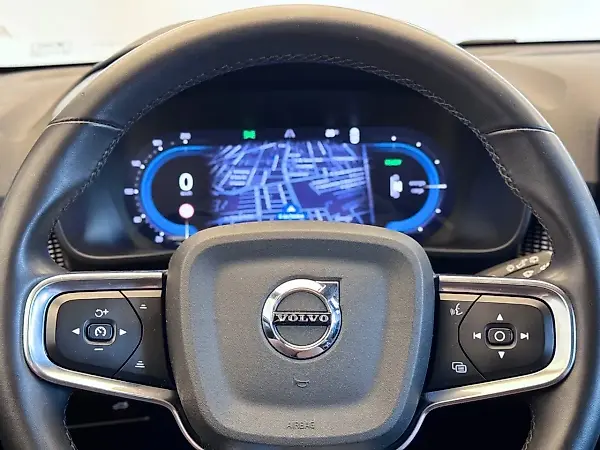 Volvo XC40 Recharge - Imagem 9