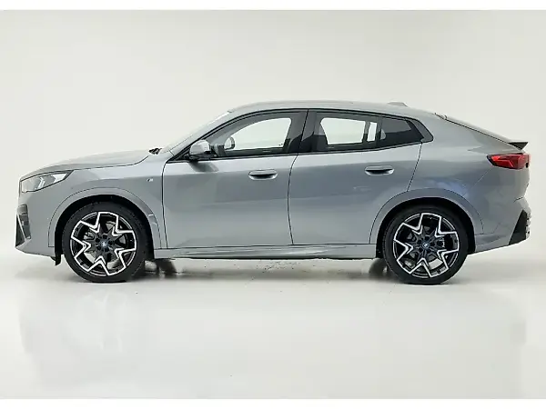 BMW IX2 - Imagem 6