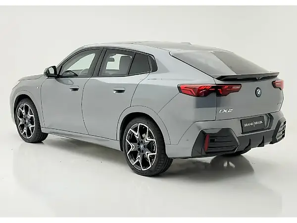 BMW IX2 - Imagem 5