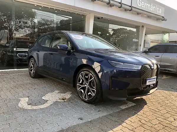 BMW Ix - Imagem 1