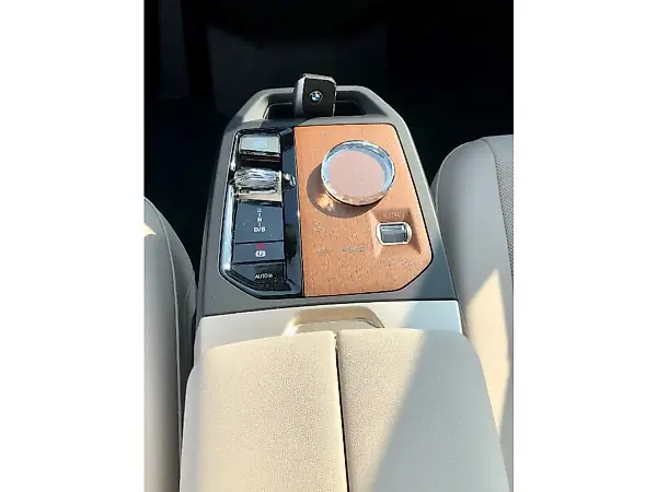 BMW Ix - Imagem 7