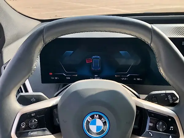 BMW Ix - Imagem 8
