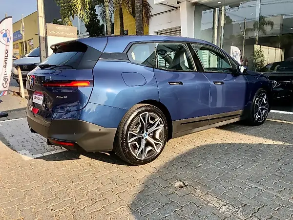 BMW Ix - Imagem 11