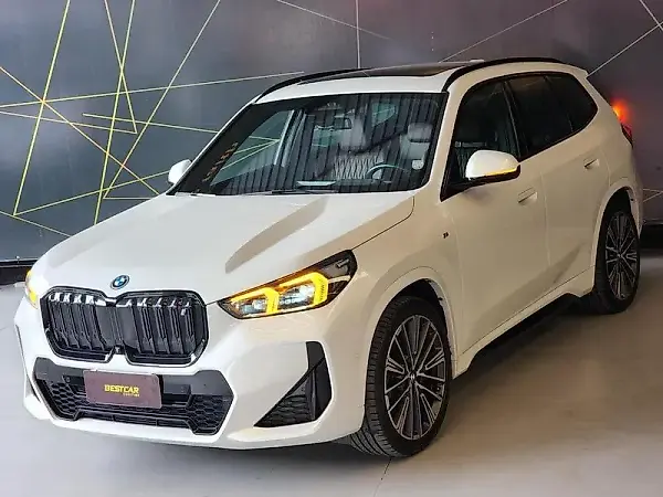 BMW IX1 - Imagem 1