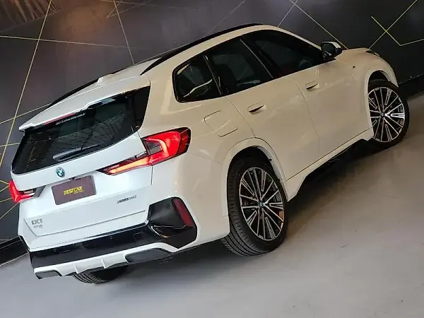 BMW IX1 - Imagem 2