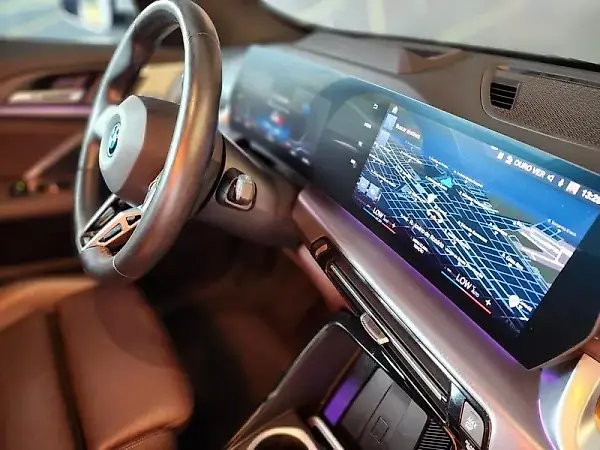 BMW IX1 - Imagem 3