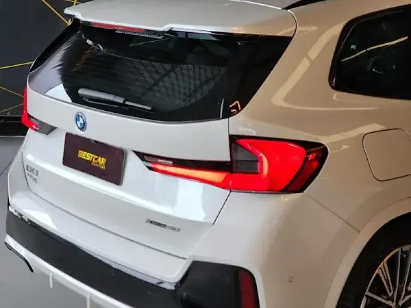 BMW IX1 - Imagem 13