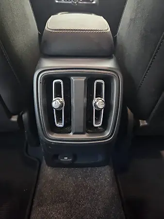 Volvo C40 Recharge - Imagem 14