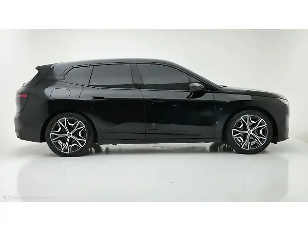 BMW Ix - Imagem 2