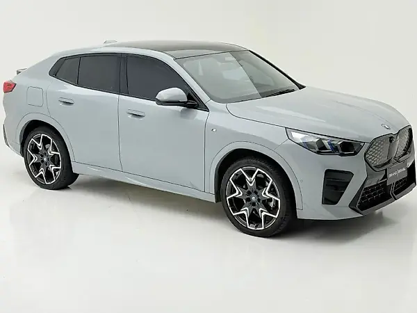 BMW Ix - Imagem 1